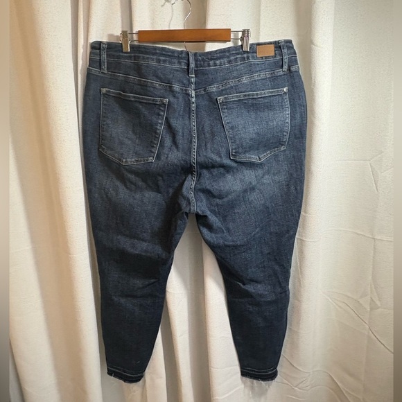 Judy Blue Kirsten Skinny Fit Distressed Jeans Plus Size 24 Style JB88417‎ 0322 - Picture 4 of 11